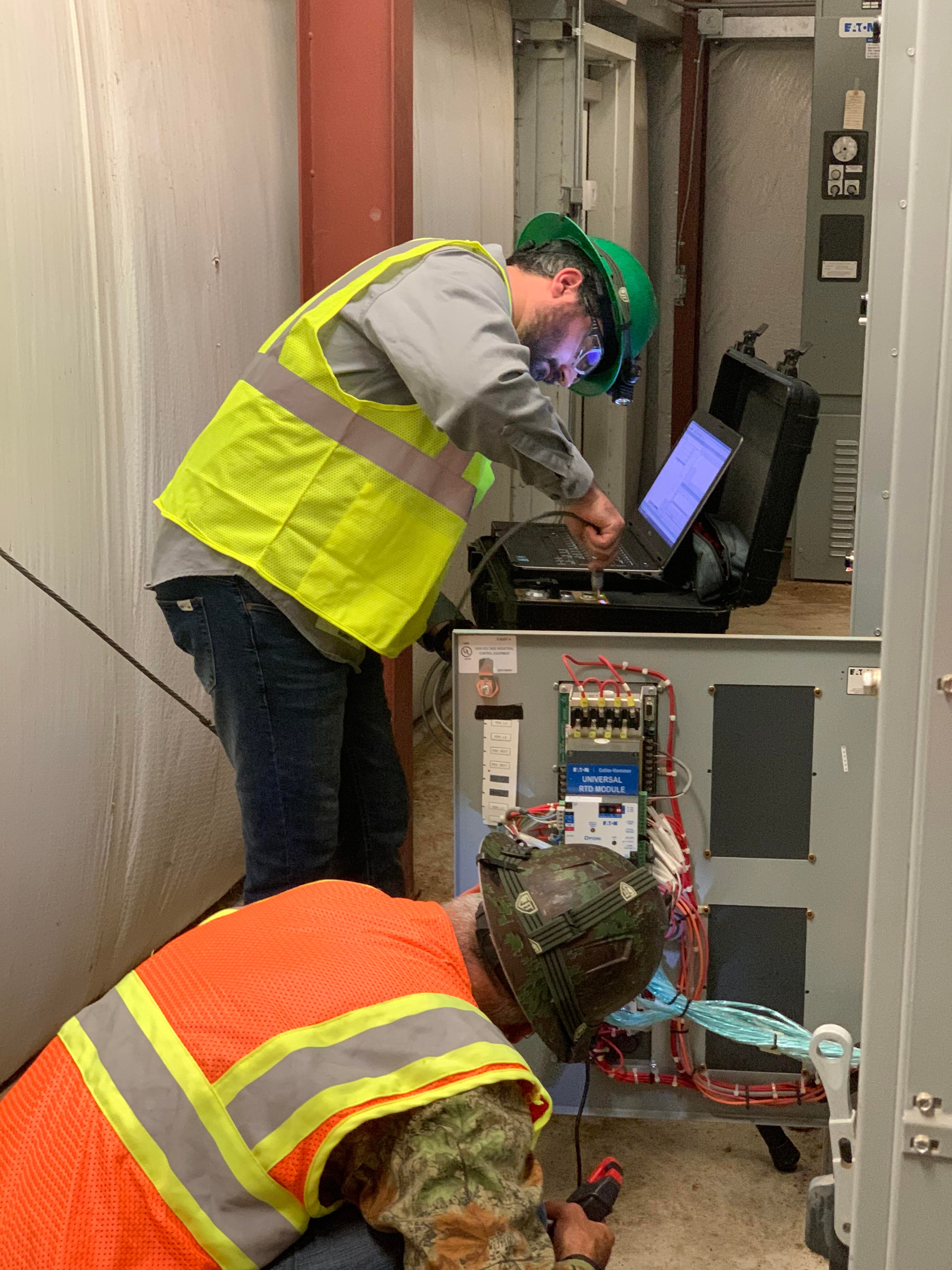 Online motor analysis being performed on energized equipment